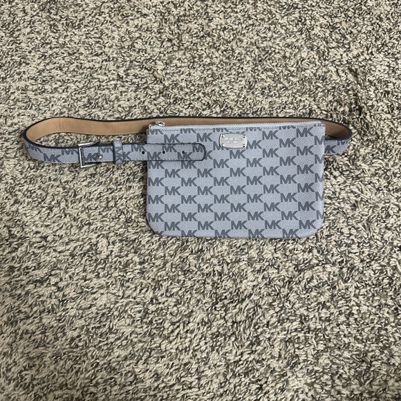 Michael Kors belted wallet purse - Picture 1 of 3